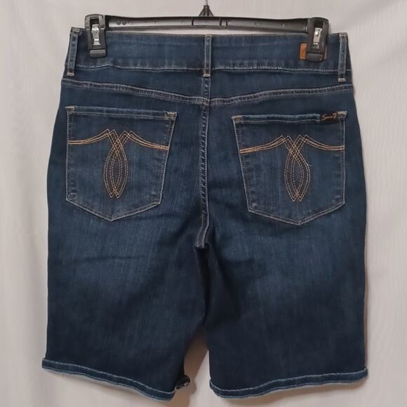 7 SEVEN Women's Bermuda  Denim Jeans Shorts. Size 12 - Picture 9 of 13